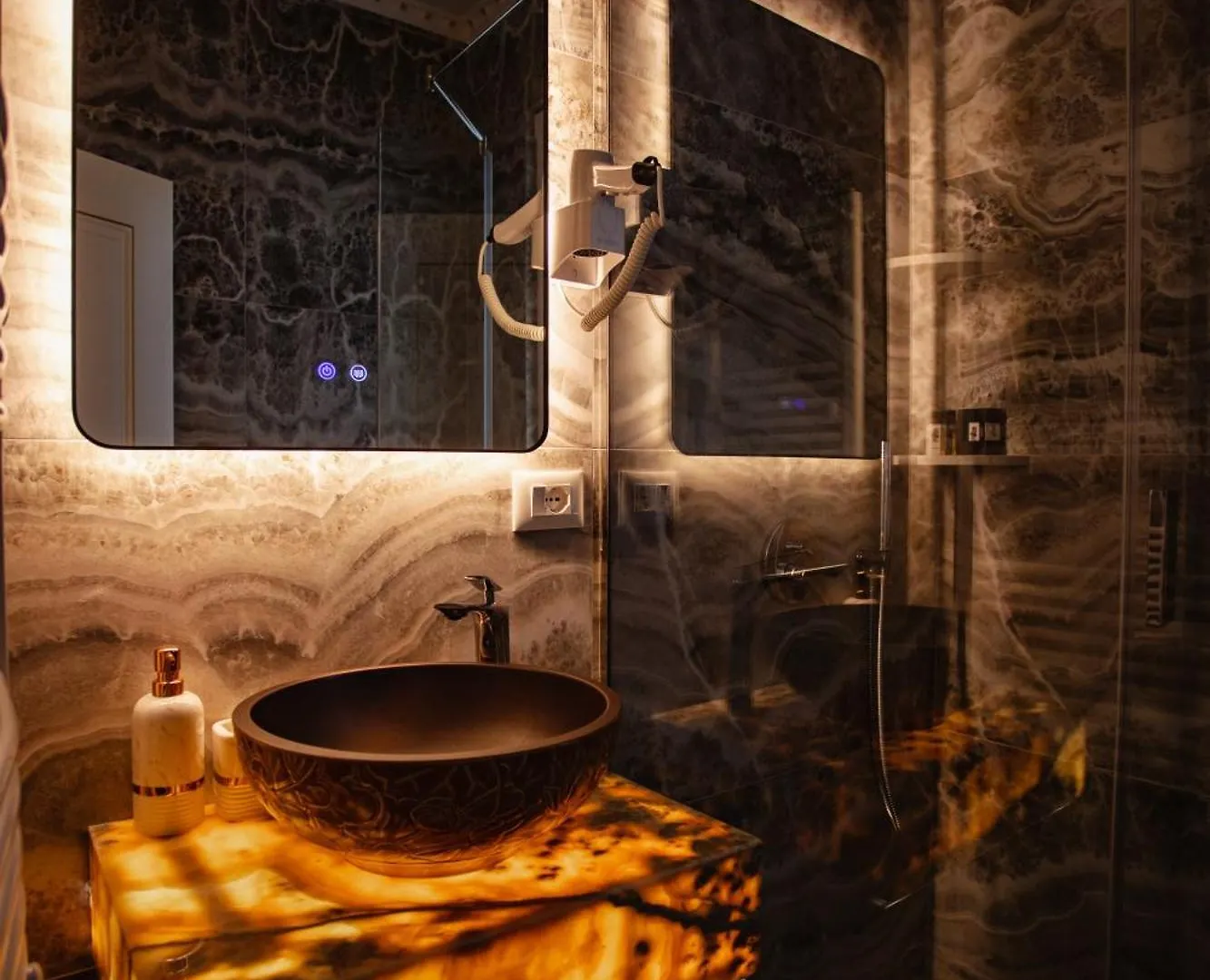 Ervini Boutique Hotel شكودر 4*,