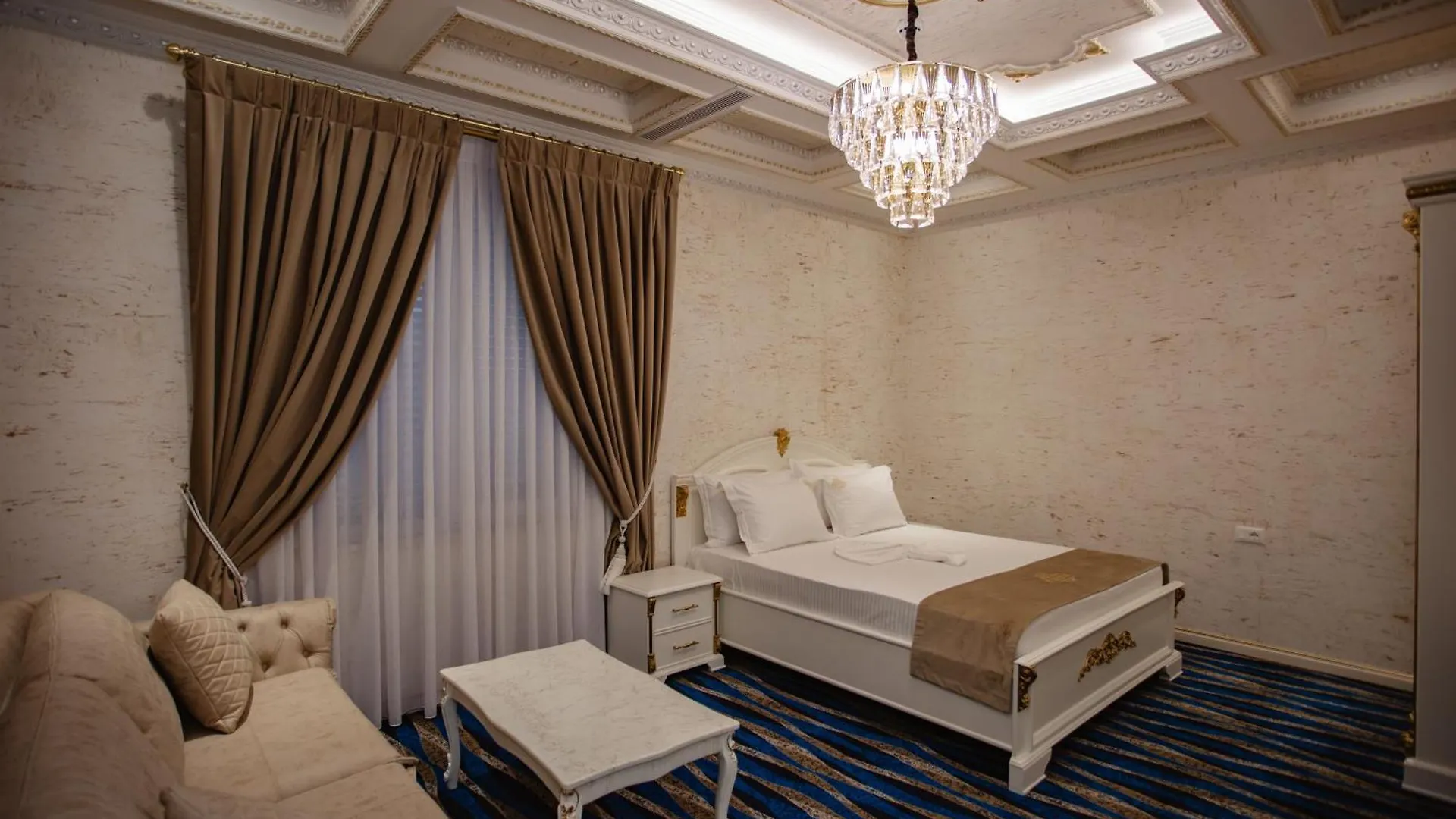 שקודר Ervini Boutique Hotel 4*,