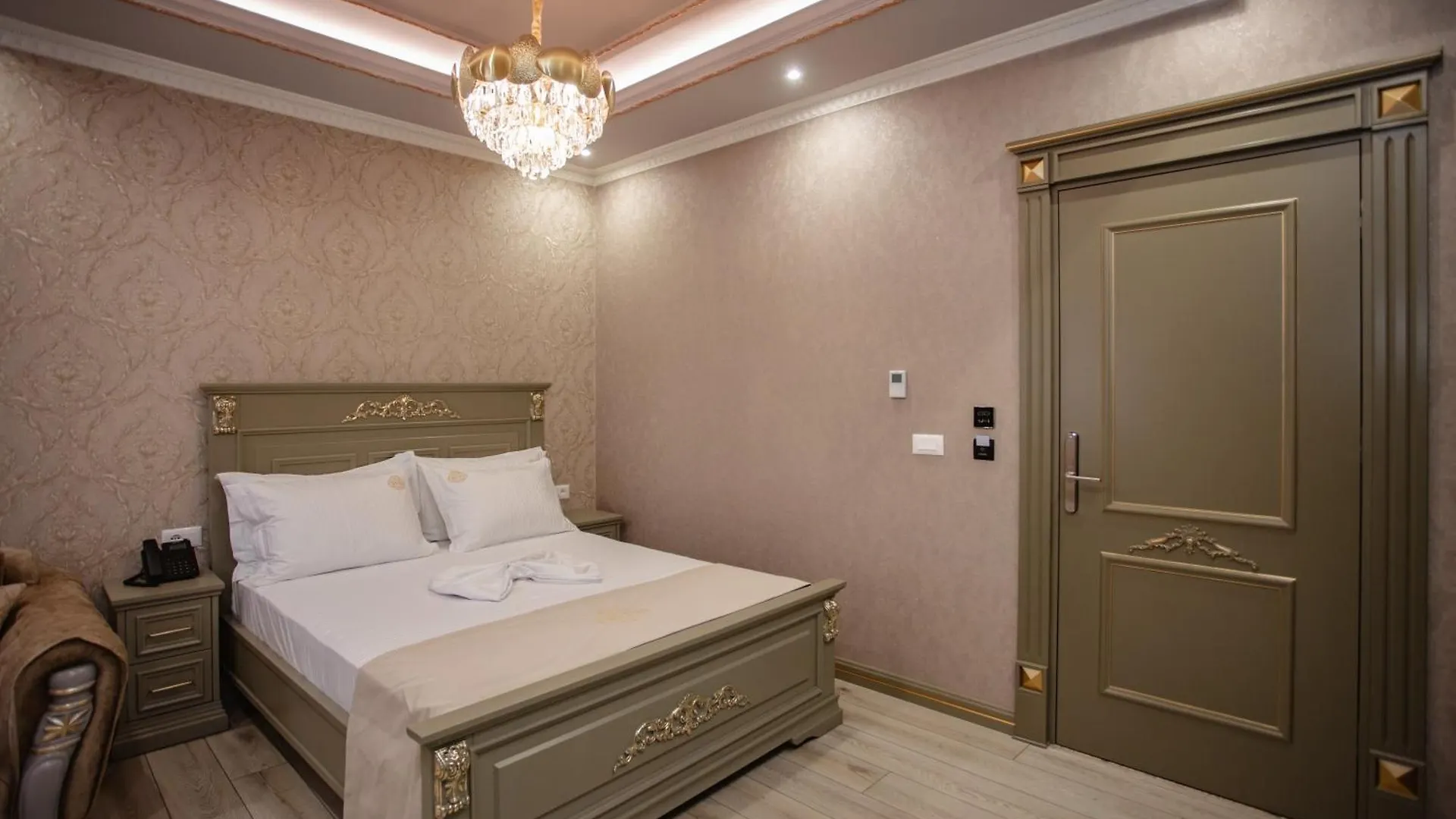 Ervini Boutique Hotel شكودر