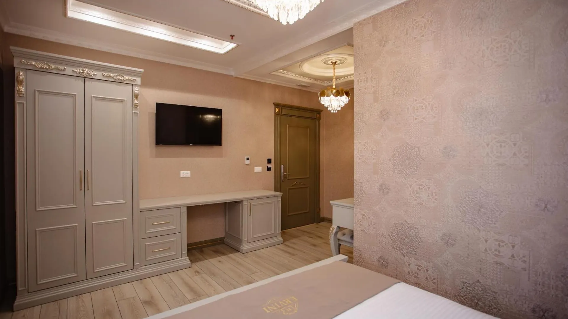 Ervini Boutique Hotel شكودر