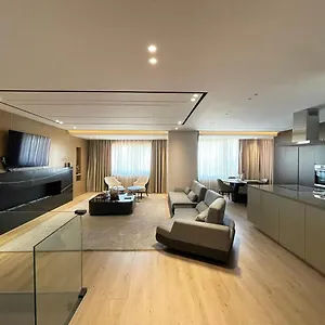 شقة Luxury Lake View Duplex With Indoor Fireplace, شكودر